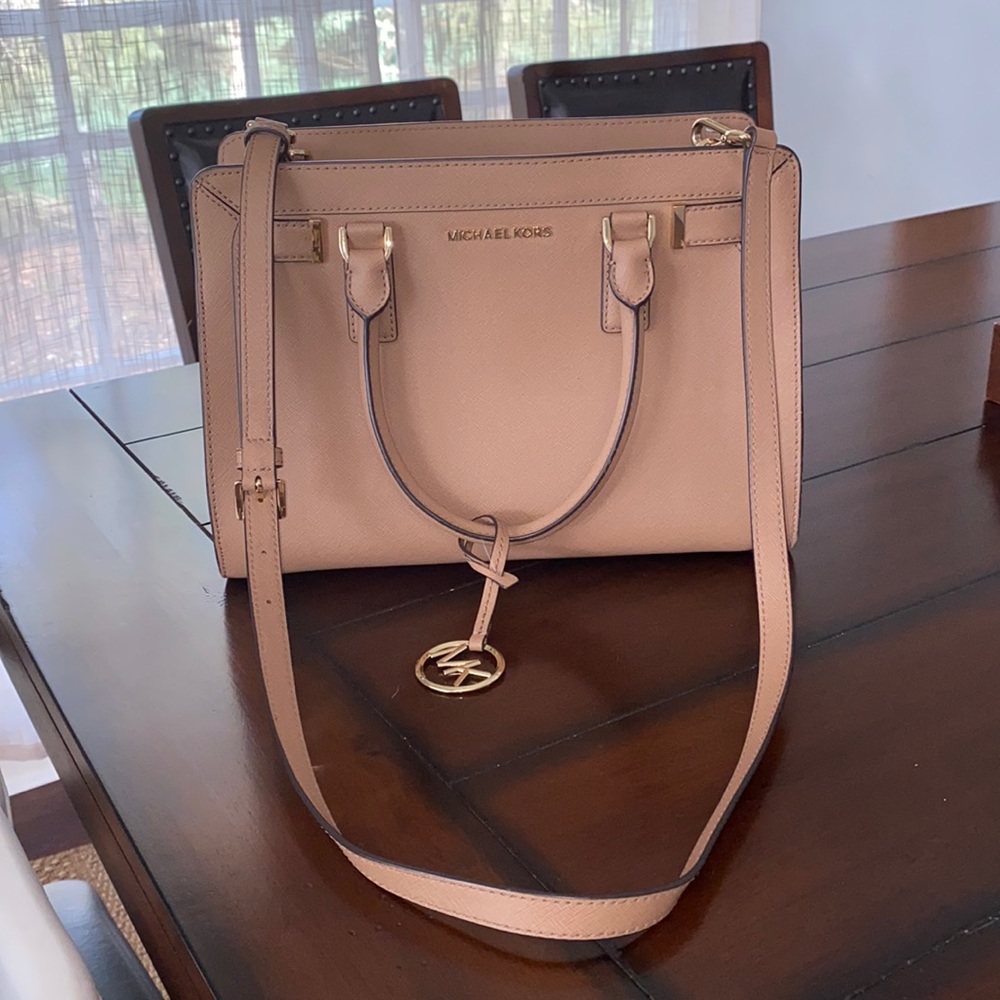 Michael Kors purse with adjustable strap